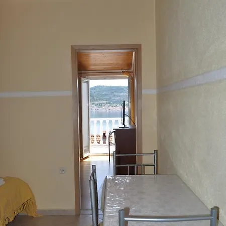 Apartments Zora Vis Chambre photo