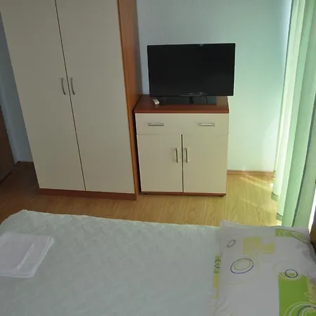 Apartments Zora Vis Chambre photo