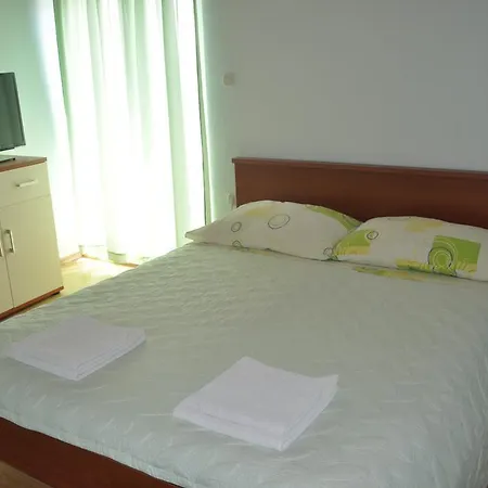 Apartments Zora Vis Chambre photo