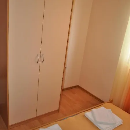Apartments Zora Vis Chambre photo