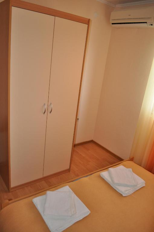 Zora Apartment Vis